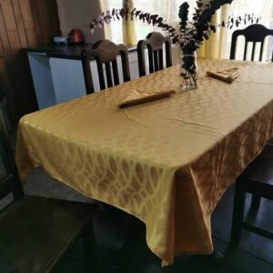 Mantel para comedor de 6 sillas en tela Yacard mostaza