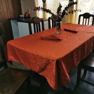 Mantel para comedor de 6 sillas en tela Yacard ladrillo