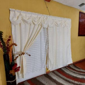 Par Cortina para puerta crema yacard
